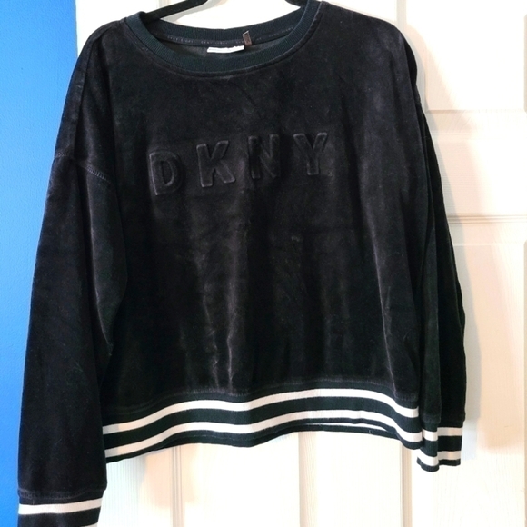Dkny Tops - 𝅺DKNY Velour Sport Top